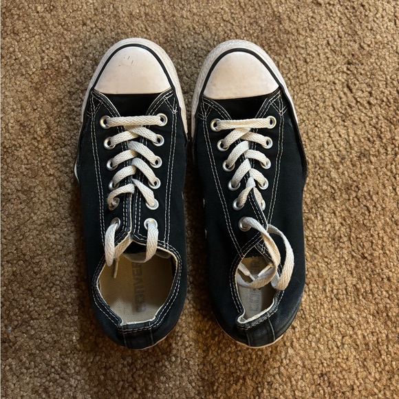 Low top converse - Picture 1 of 6